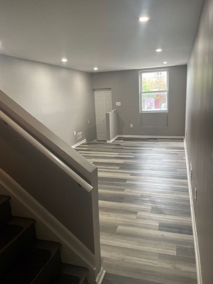 2506 E Madison St - Photo 5 of 8