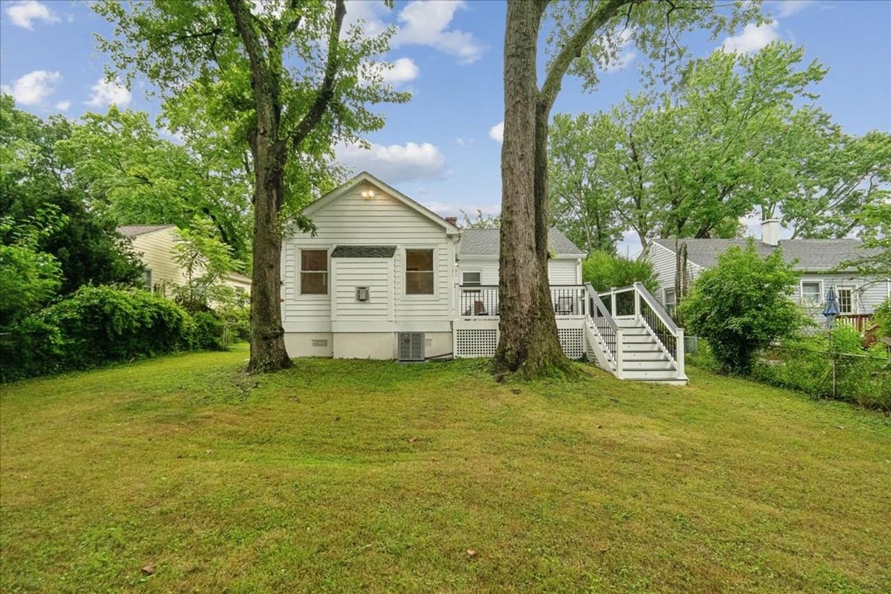 3003 Blueford Rd - Photo 2 of 30