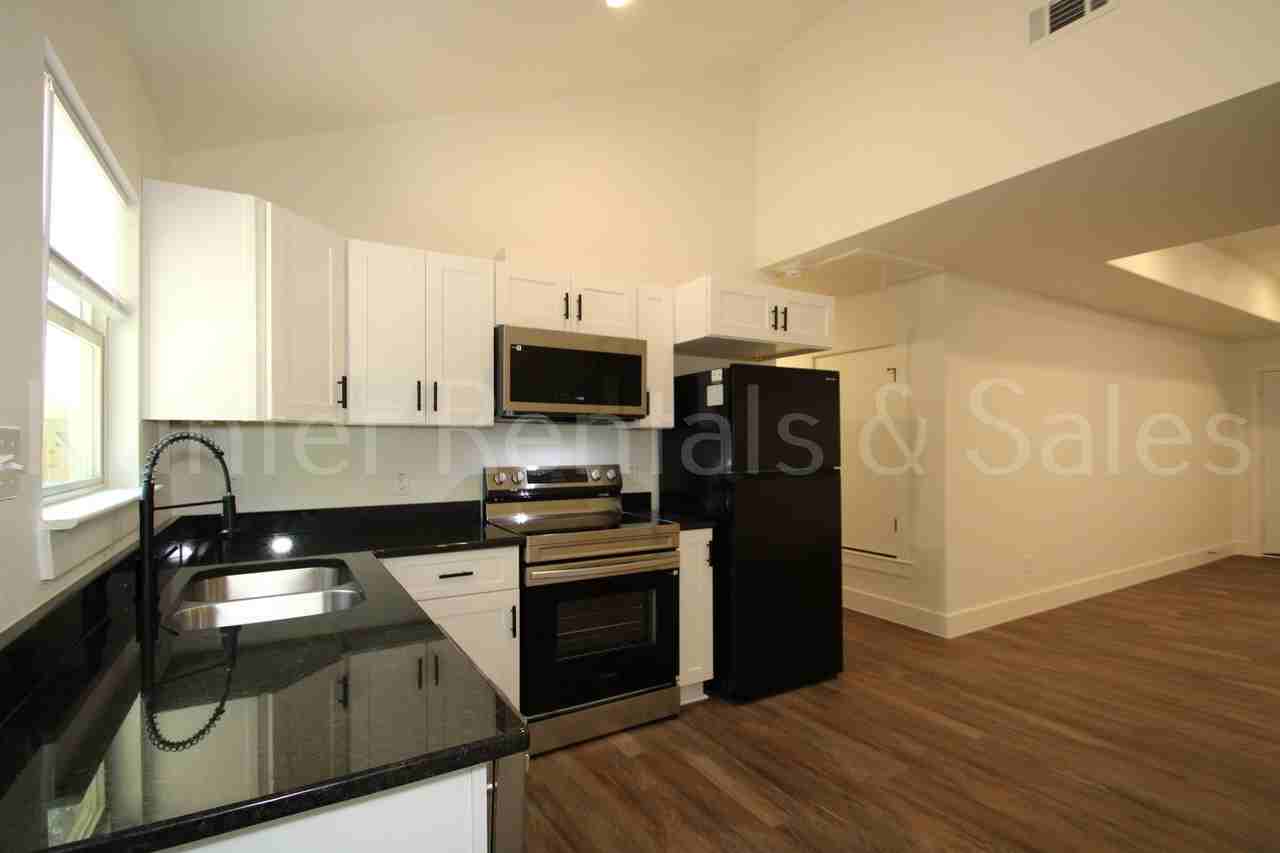 1811 Elkins Ave - Photo 6 of 17