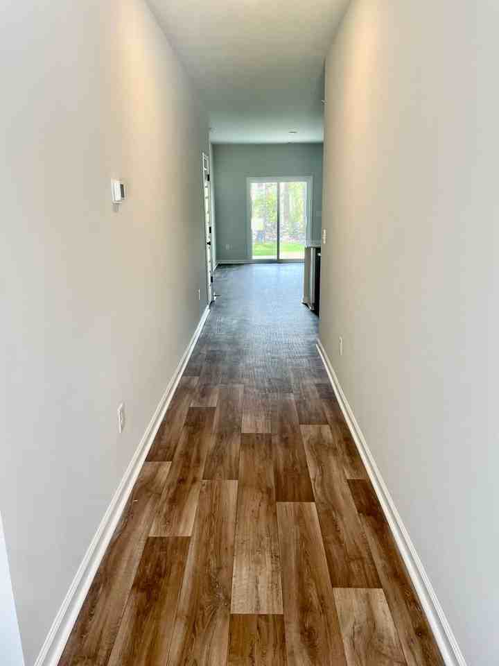 1031 Harbor Dr - Photo 2 of 33