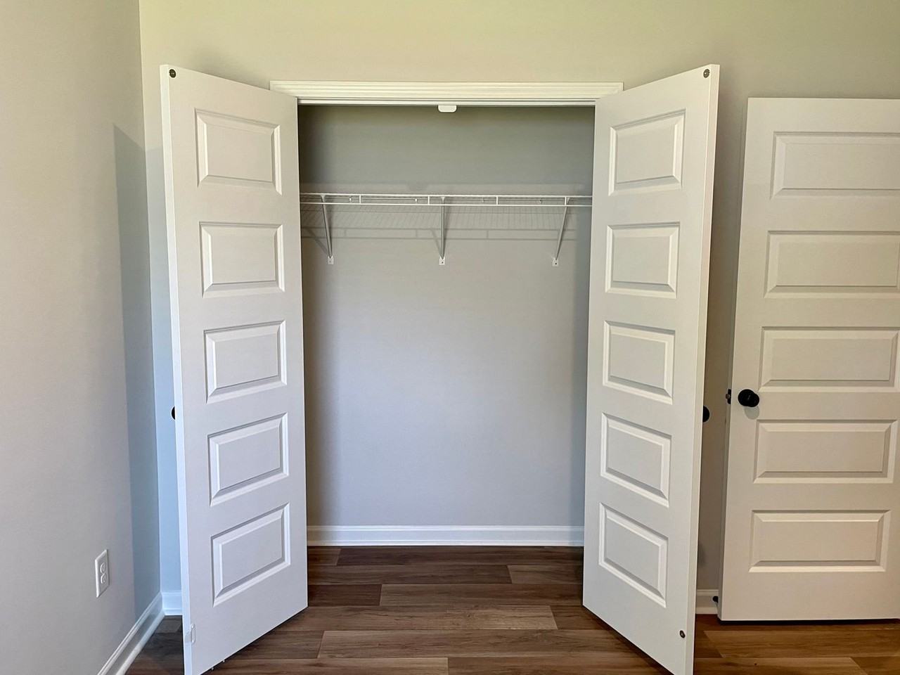 1031 Harbor Dr - Photo 5 of 33