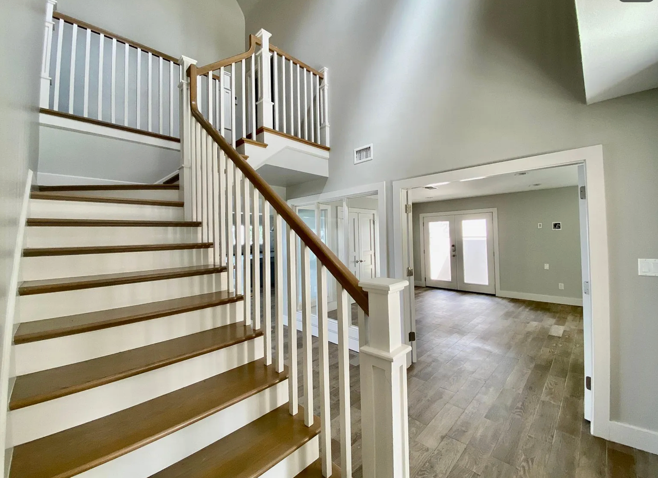 2380 W Bayshore Rd - Photo 7 of 12