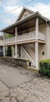 featured image of 641 E Elm St