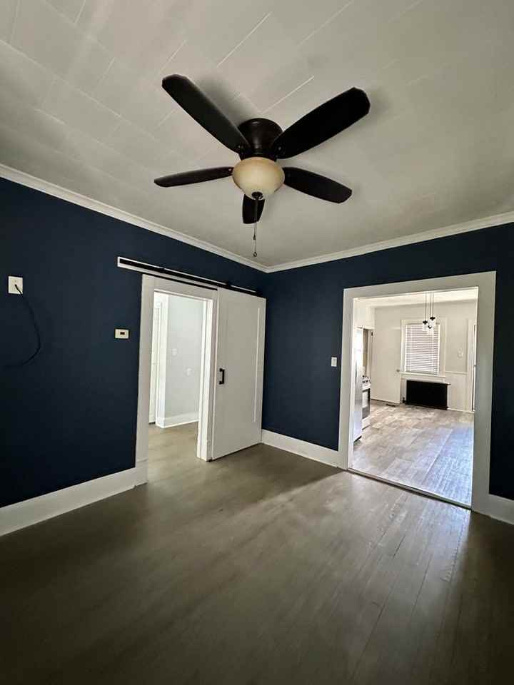 641 E Elm St - Photo 4 of 10