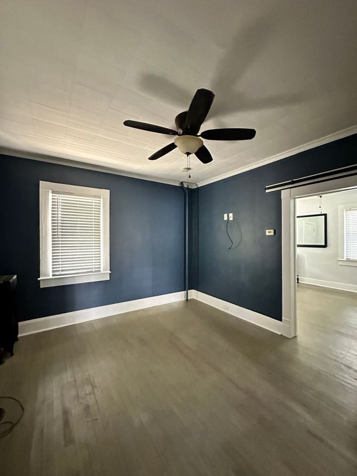 641 E Elm St - Photo 5 of 10