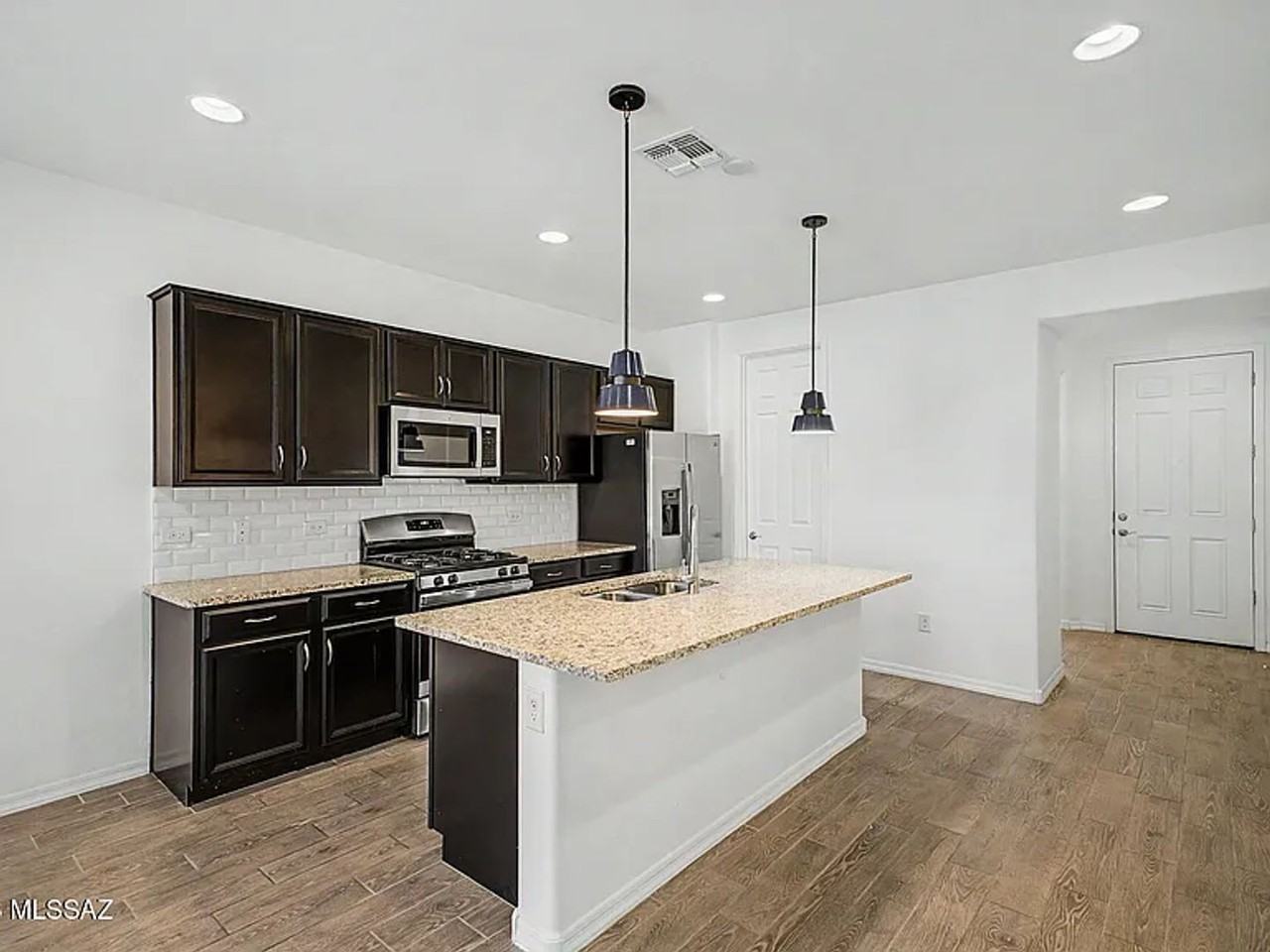 12818 N Dutch Dr - Photo 3 of 23