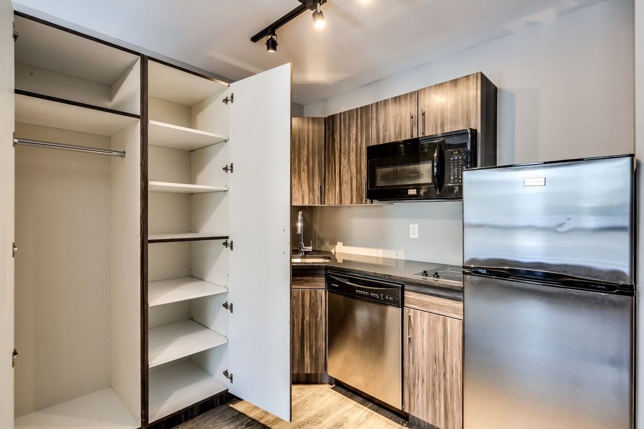 The 501 Apartments - Photo 2 of 10