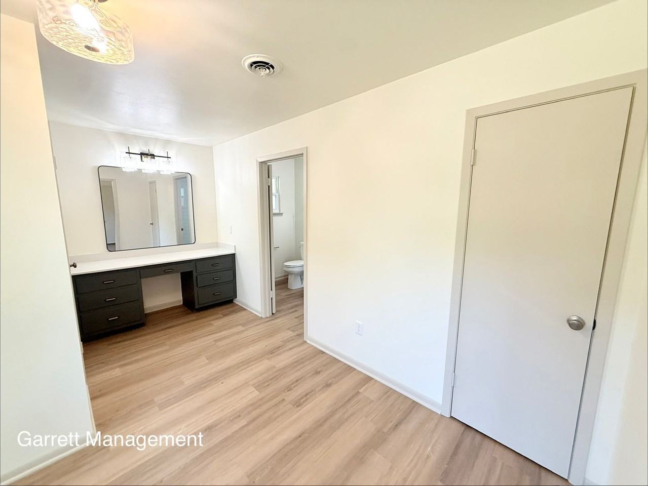 502 W Avenue A - Photo 7 of 12