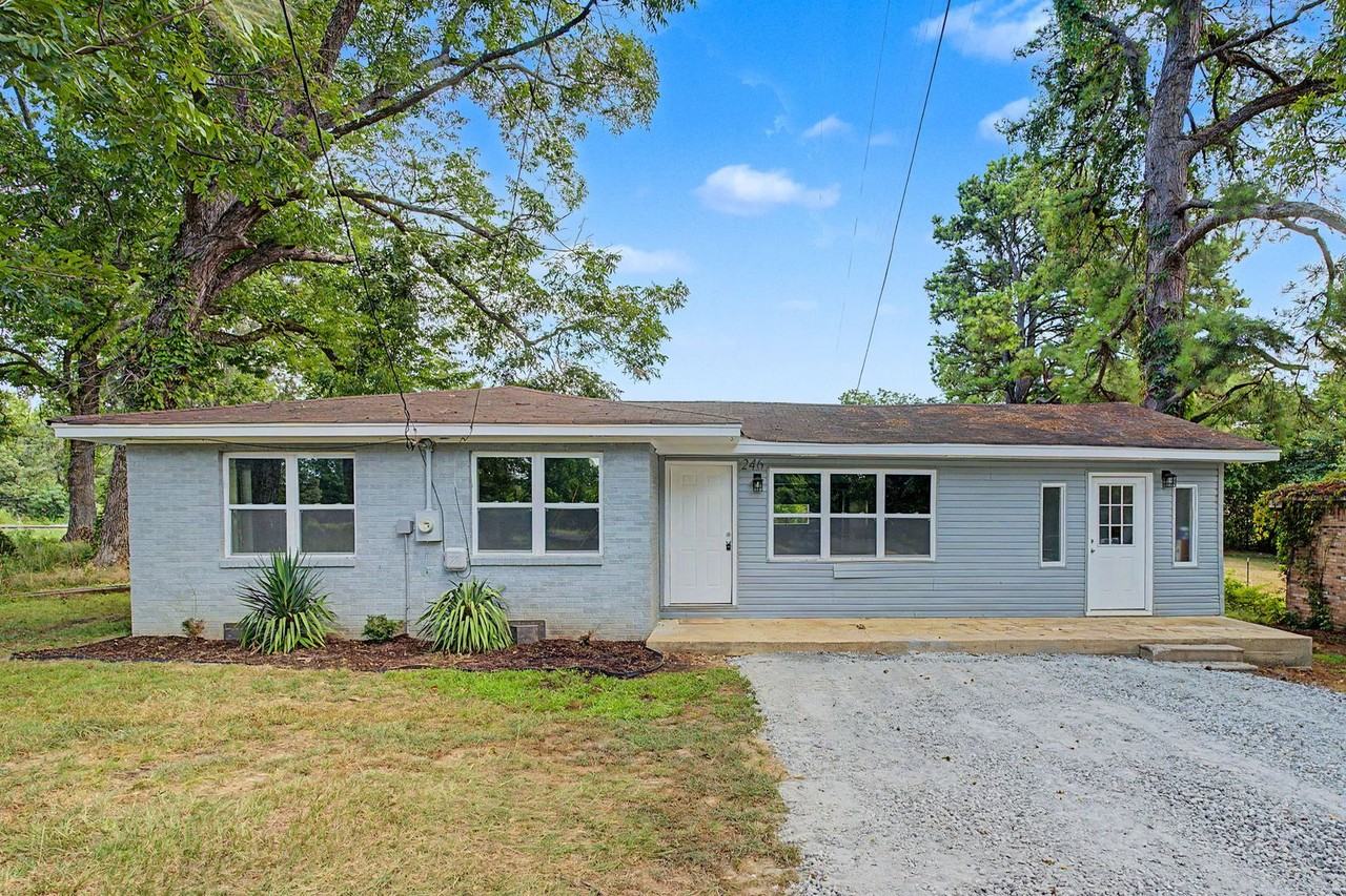 246 Anderson Rd - Photo 2 of 33