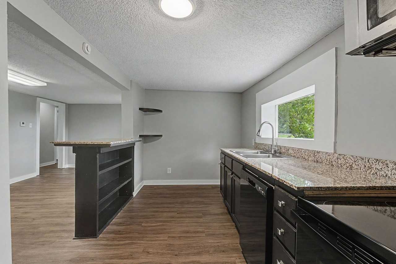 246 Anderson Rd - Photo 3 of 33
