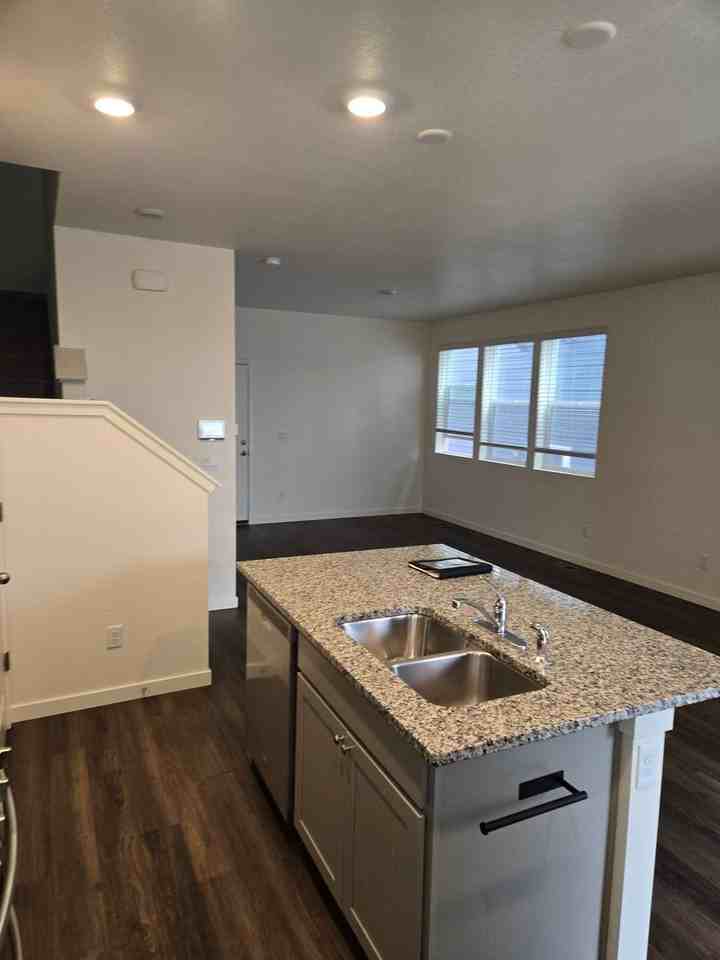 7020 Kali Ct - Photo 4 of 21