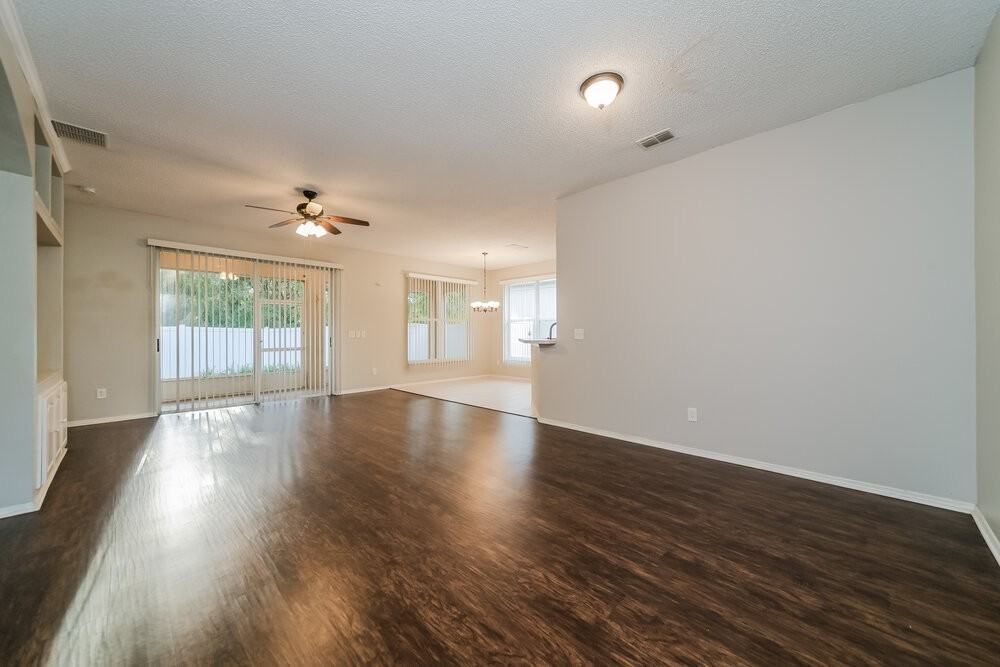 1136 Cherry Valley Way - Photo 5 of 16