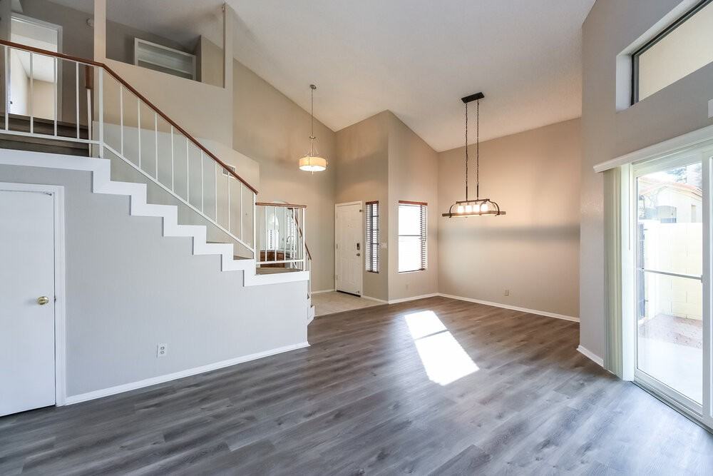 1041 E Sunburst Ln - Photo 6 of 17