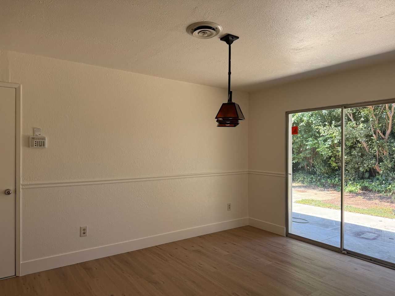 8945 Plaza Park Dr - Photo 5 of 16
