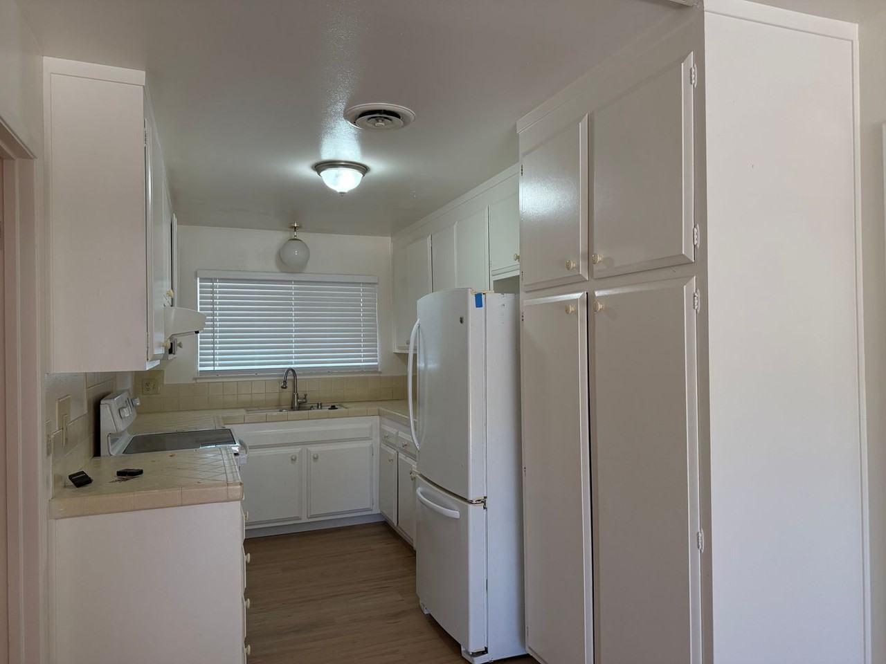 8945 Plaza Park Dr - Photo 6 of 16