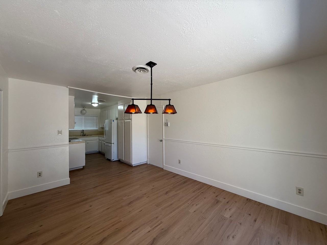 8945 Plaza Park Dr - Photo 7 of 16