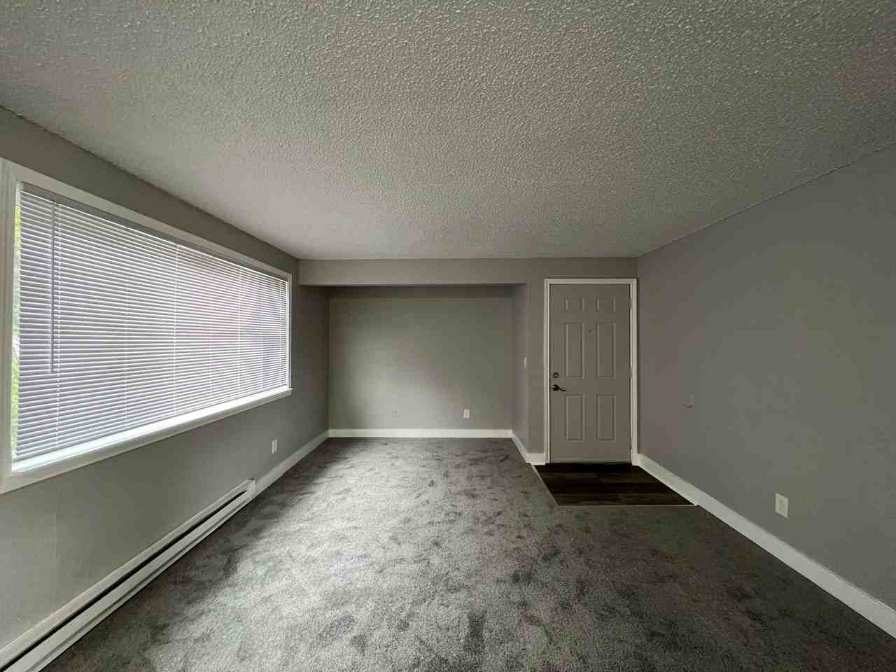 Surrey Square Apartments - Photo 4 of 24