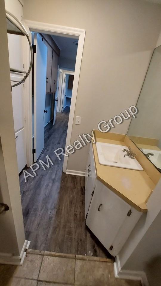 1615 S Beltline Blvd - Photo 6 of 24