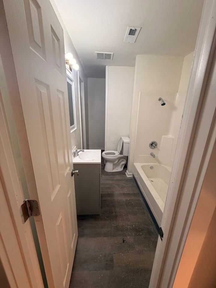 2369 N Goodlet Ave - Photo 3 of 5