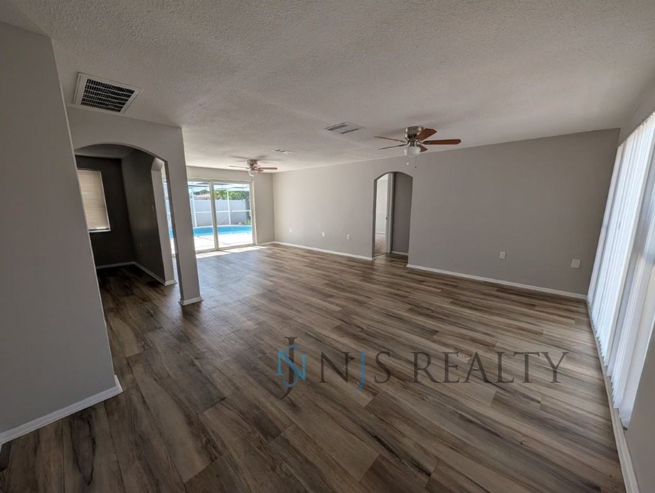 1203 Maybury Dr - Photo 4 of 18