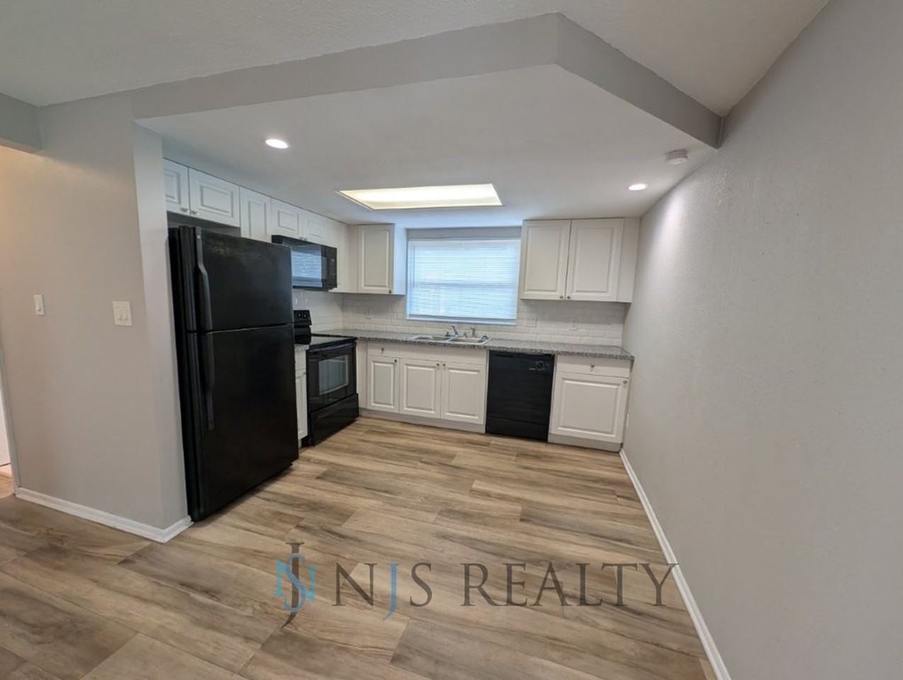 1203 Maybury Dr - Photo 7 of 18