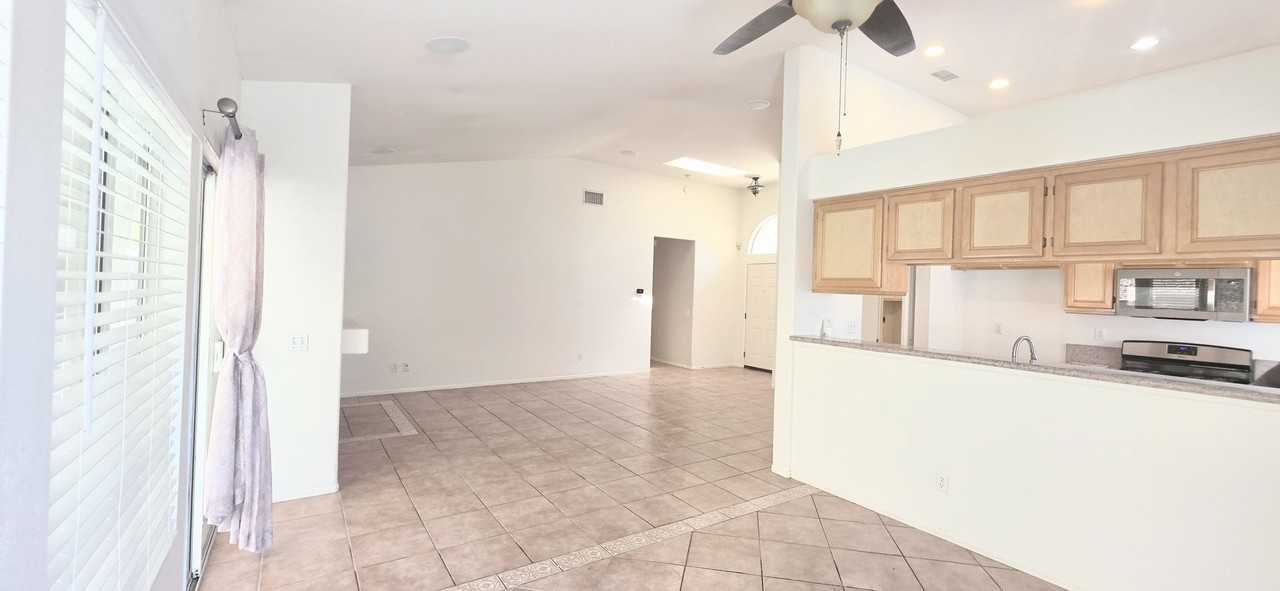 39879 N General Kearny Rd - Photo 5 of 10