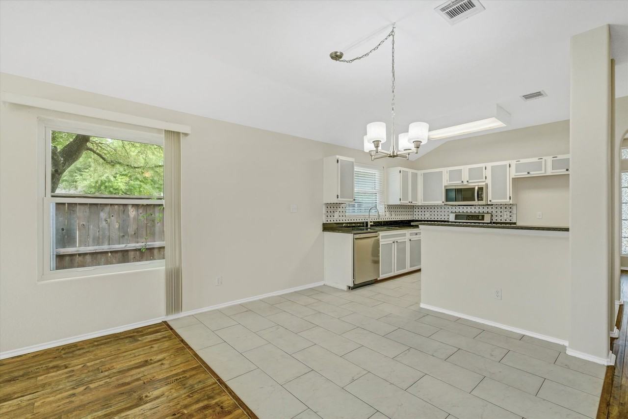 1900 Avante Dr - Photo 6 of 21