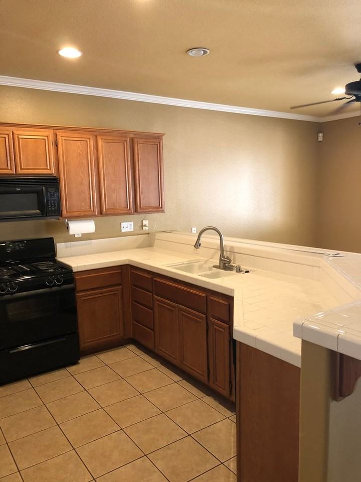 3117 Thoroughbred St - Photo 3 of 13