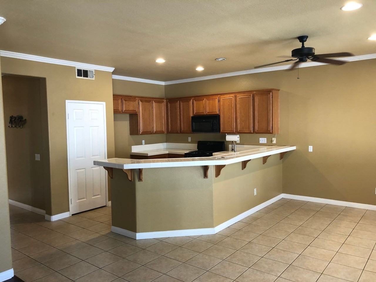3117 Thoroughbred St - Photo 4 of 13