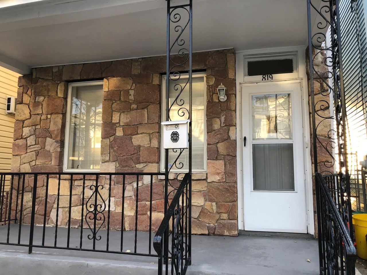 819 Melrose Ave - Photo 2 of 17