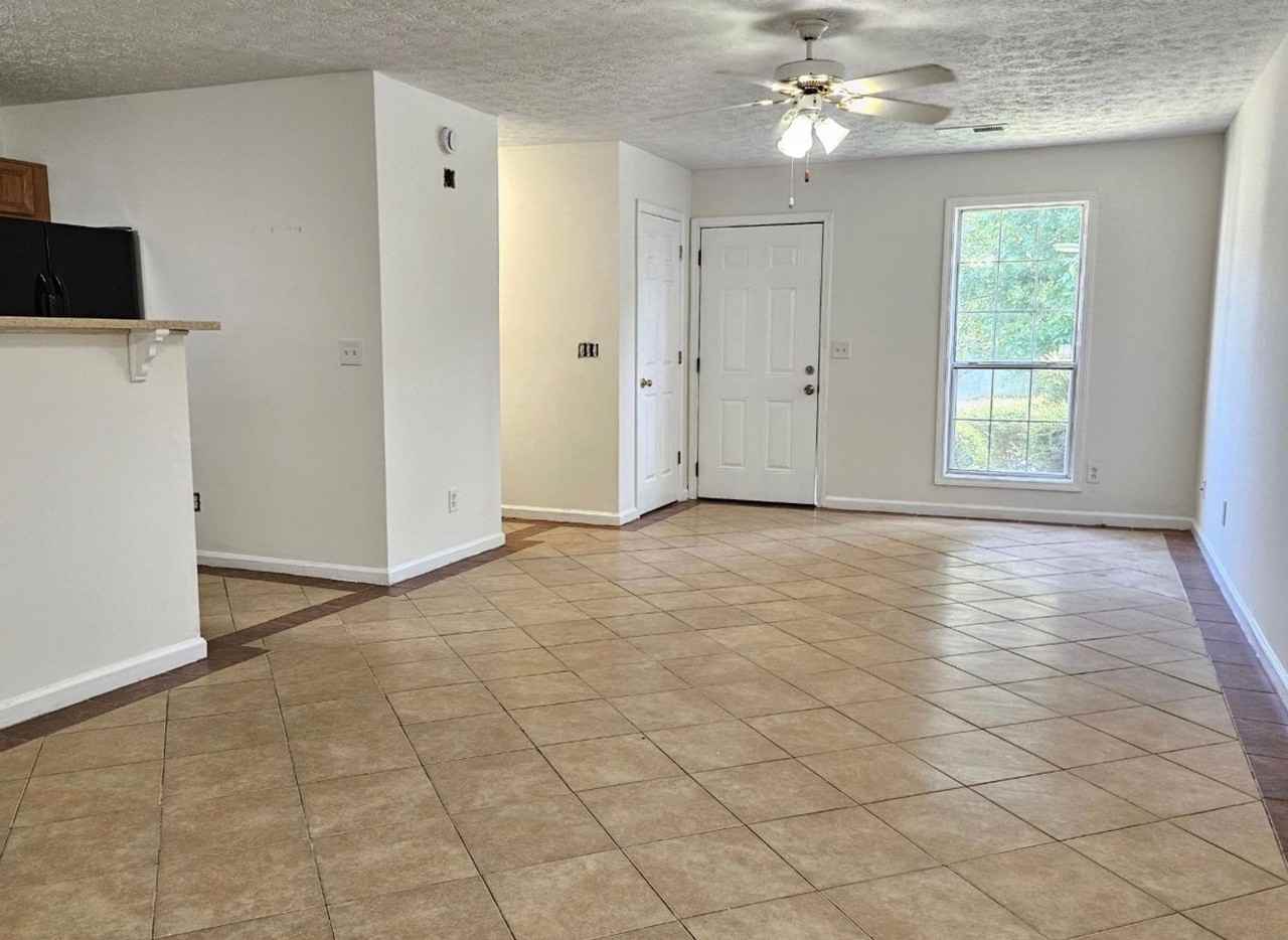 3172 Creekwood Dr - Photo 5 of 17