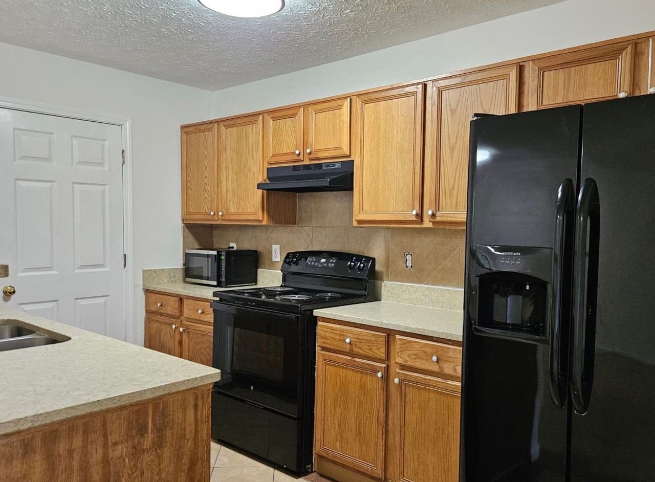 3172 Creekwood Dr - Photo 6 of 17