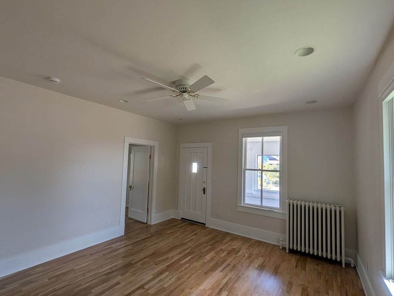 404 Main St - Photo 5 of 13