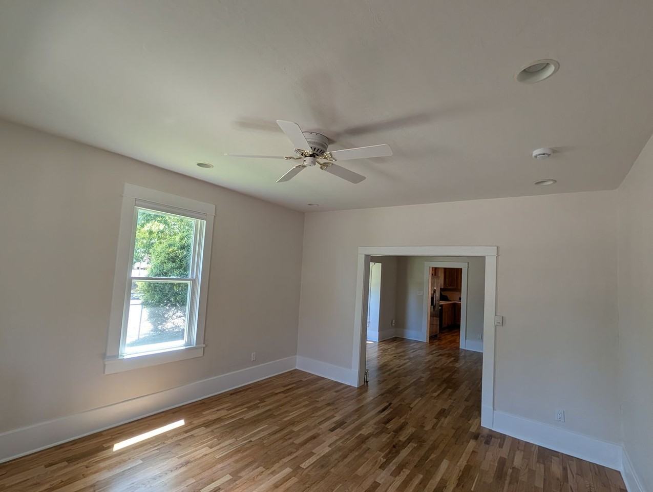 404 Main St - Photo 7 of 13