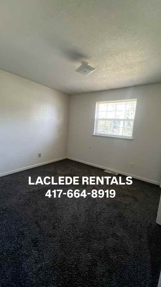 1121 Glenridge St - Photo 3 of 11