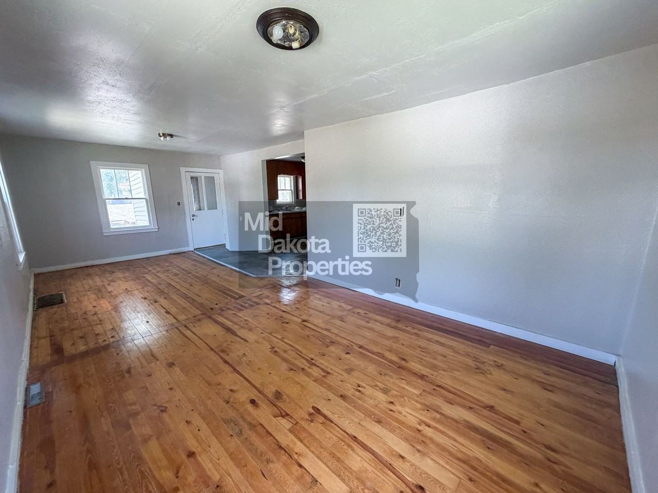 623 N Edmunds St - Photo 4 of 17
