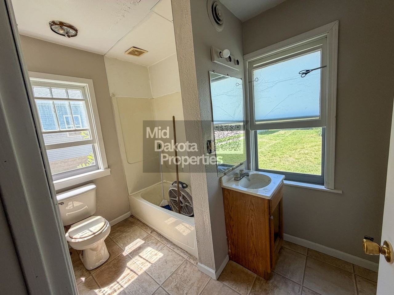 623 N Edmunds St - Photo 7 of 17