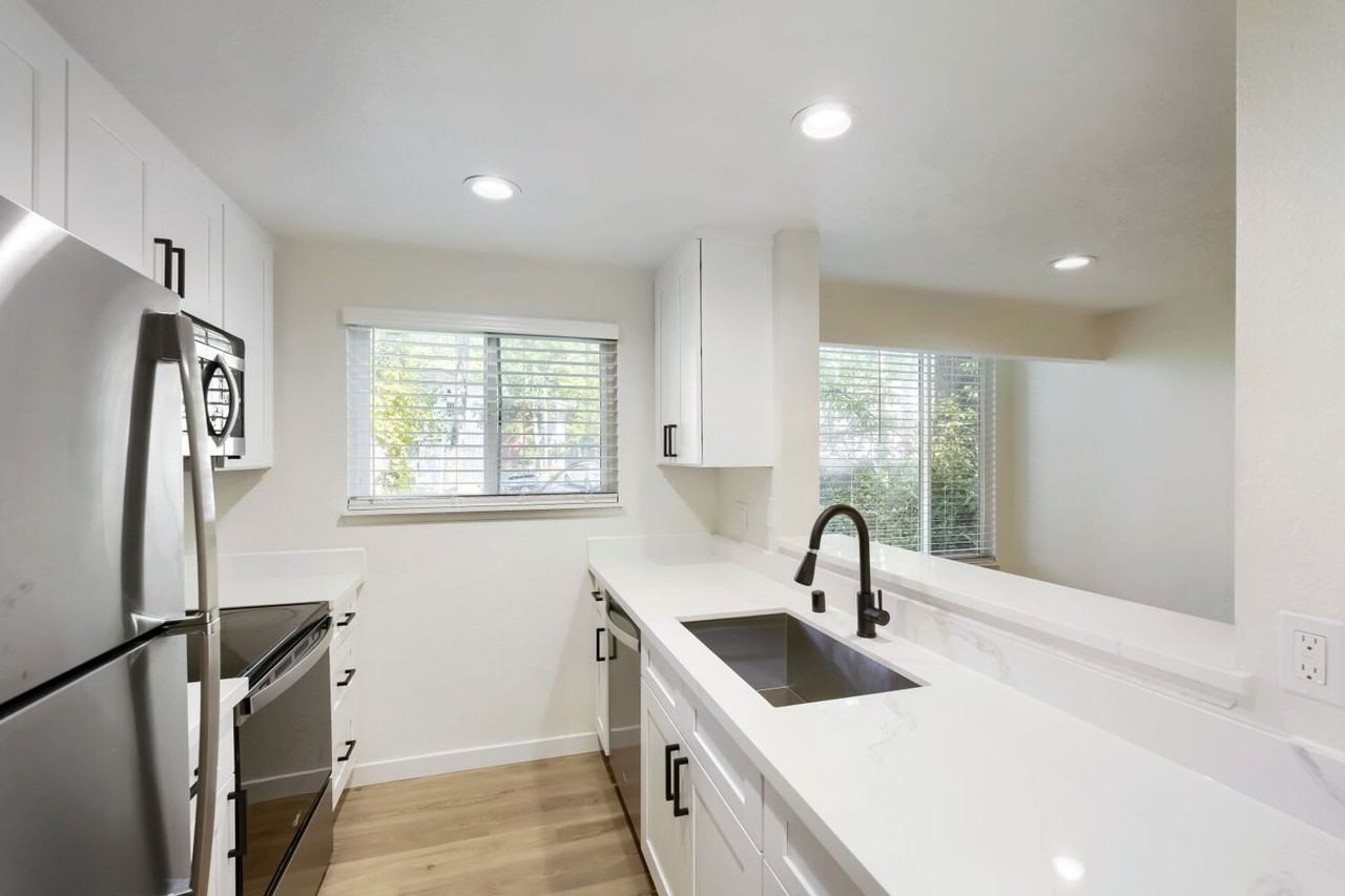 14502 Ne 30th Pl #31A - Photo 5 of 11