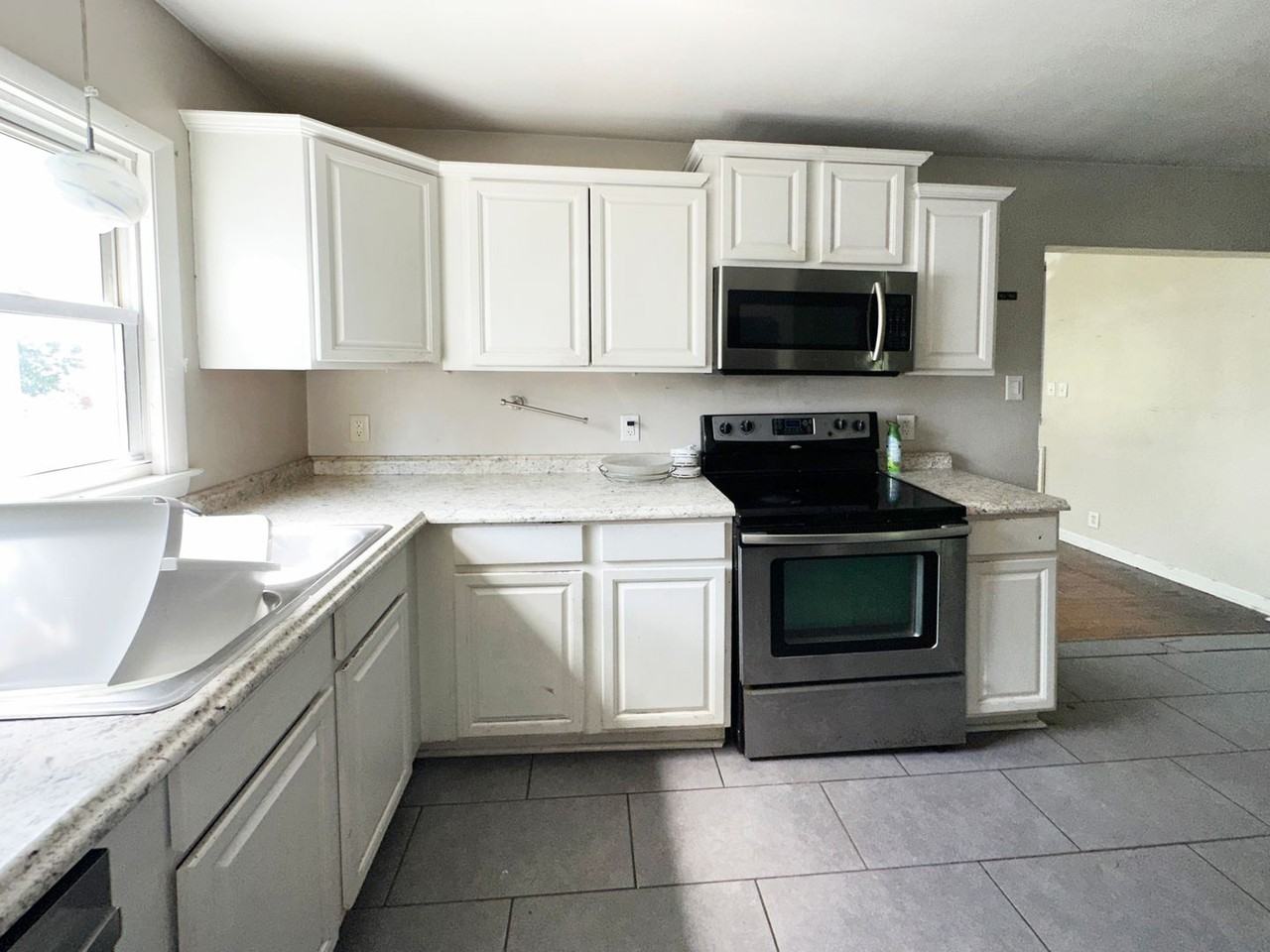 854 Carneal Rd - Photo 2 of 4