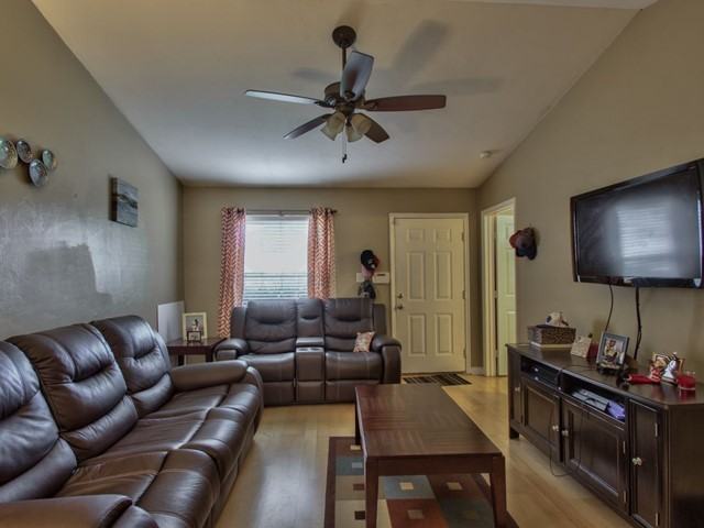 1219 Limestone St - Photo 7 of 34
