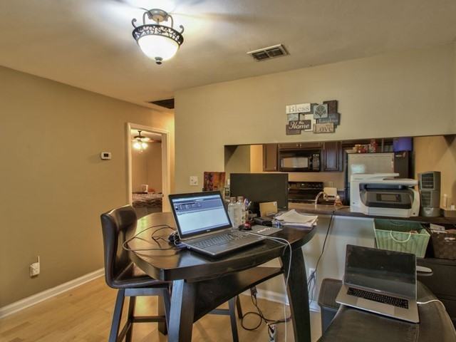 1219 Limestone St - Photo 6 of 18