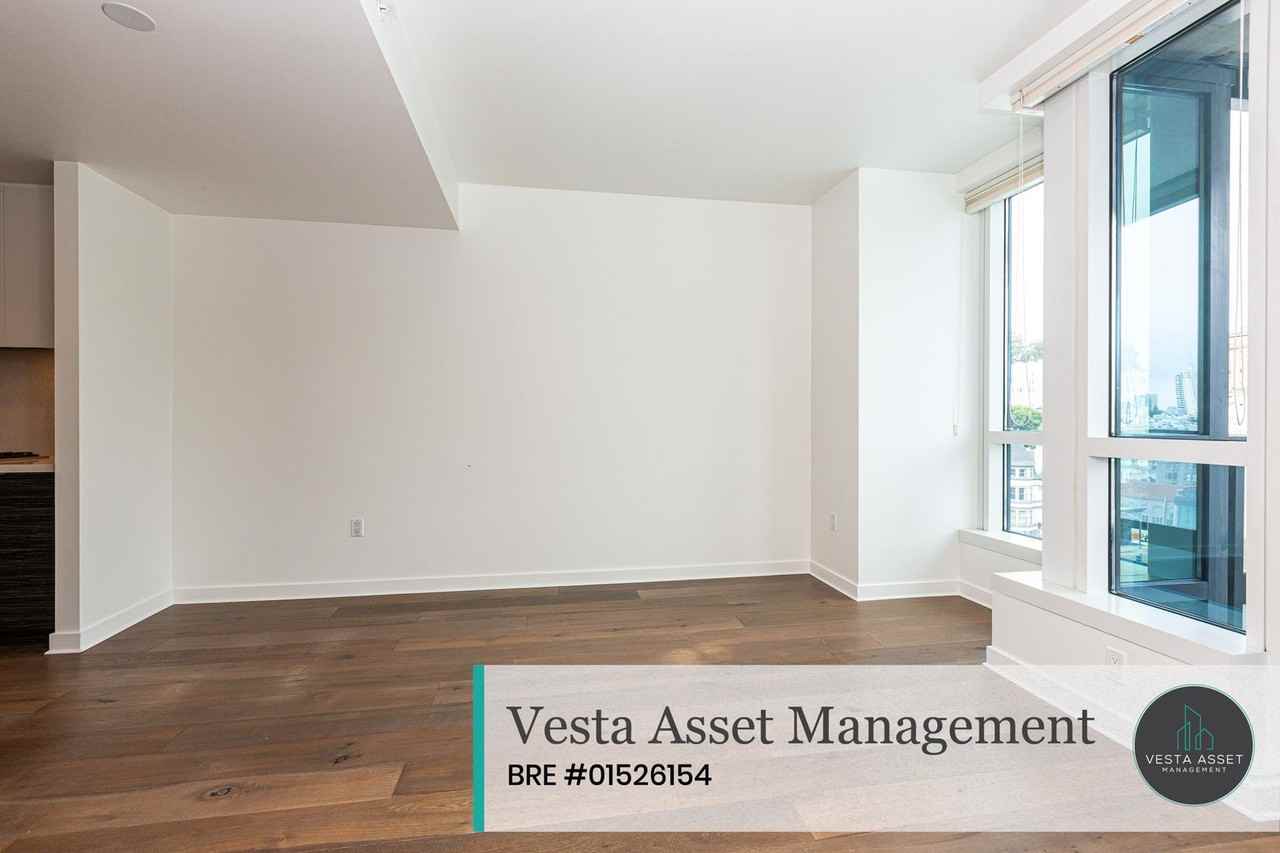 1688 Pine St - Photo 5 of 34