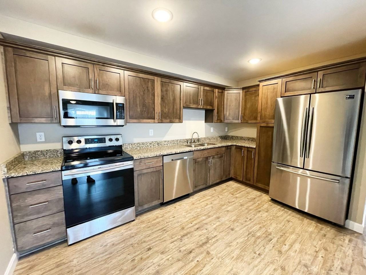 3301 Silverthorn Ln #201 - Photo 5 of 15