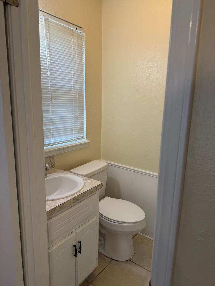 17 Oak Hollow Rd - Photo 2 of 16