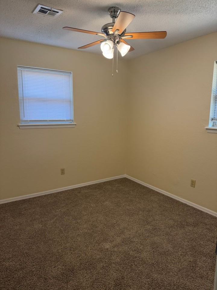 17 Oak Hollow Rd - Photo 7 of 16