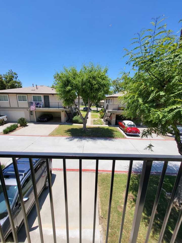 8838 Mission Vega Ct - Photo 4 of 19