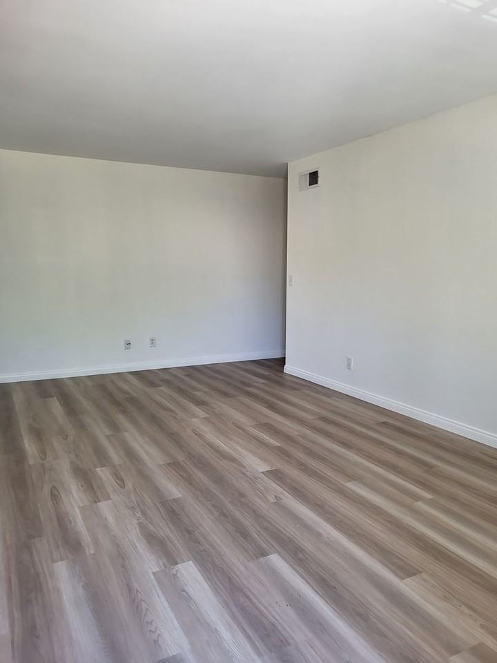 8838 Mission Vega Ct - Photo 5 of 19