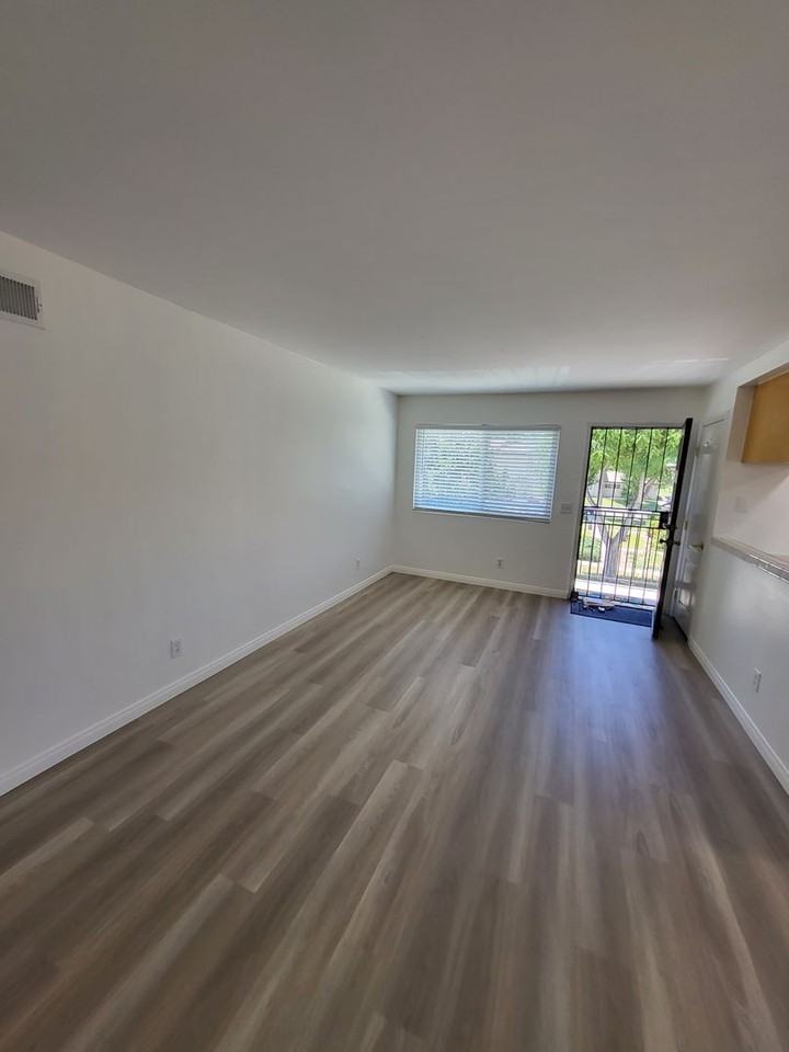 8838 Mission Vega Ct - Photo 6 of 19