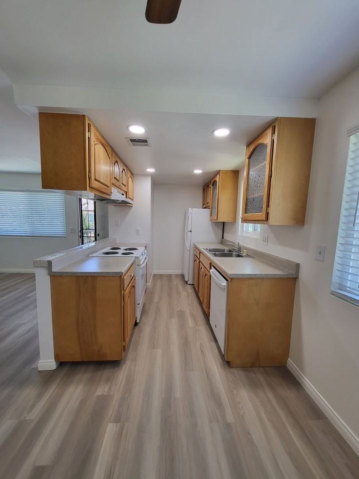 8838 Mission Vega Ct - Photo 7 of 19