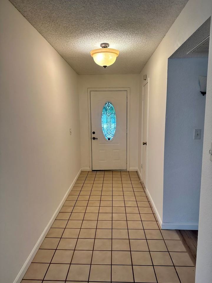 1211 Cedar Tree Way - Photo 4 of 16